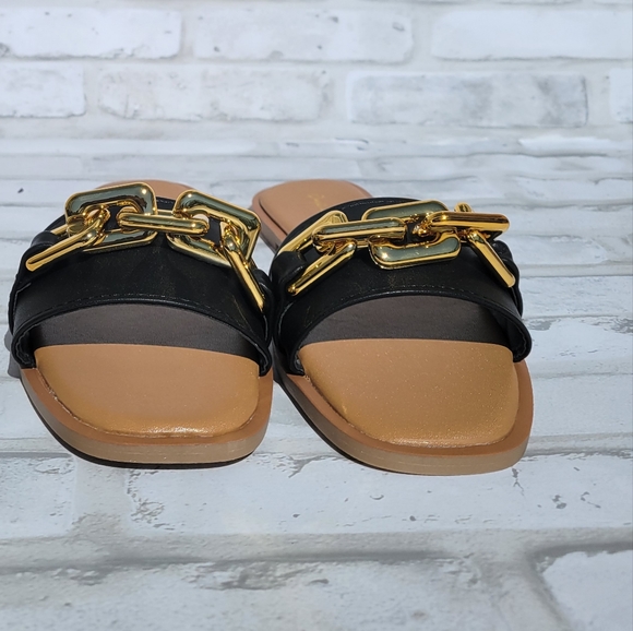 Black Sandals with Chain Link Accents - Picture 6 of 6